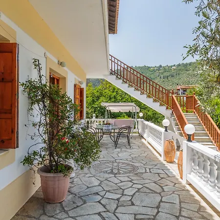 Panagou Guest house *