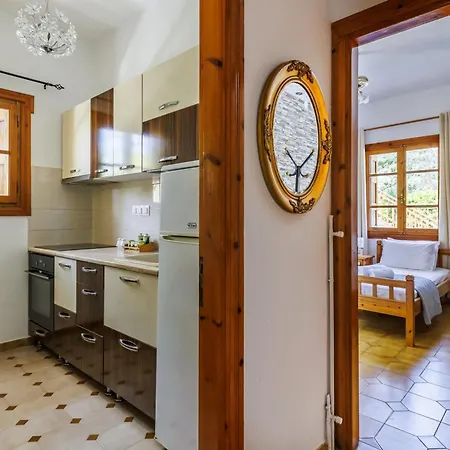 Panagou Guest house