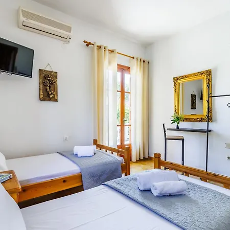 Panagou Guest house *