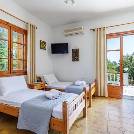 Panagou Guest house