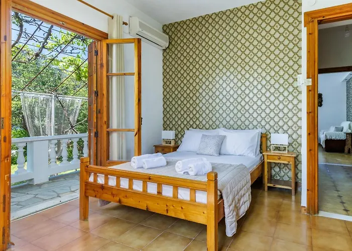 Panagou Guest house 3*