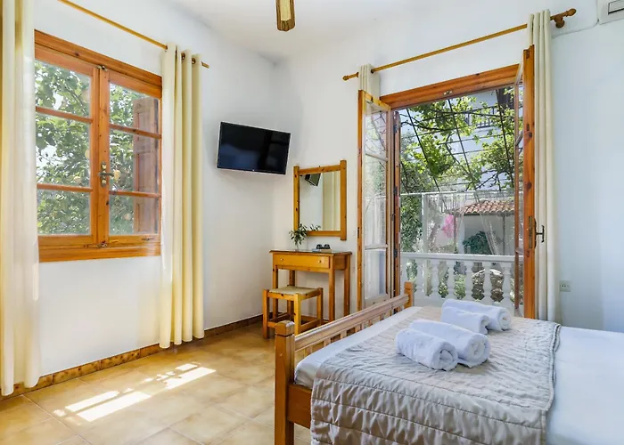 Panagou 3* Skopelos Town